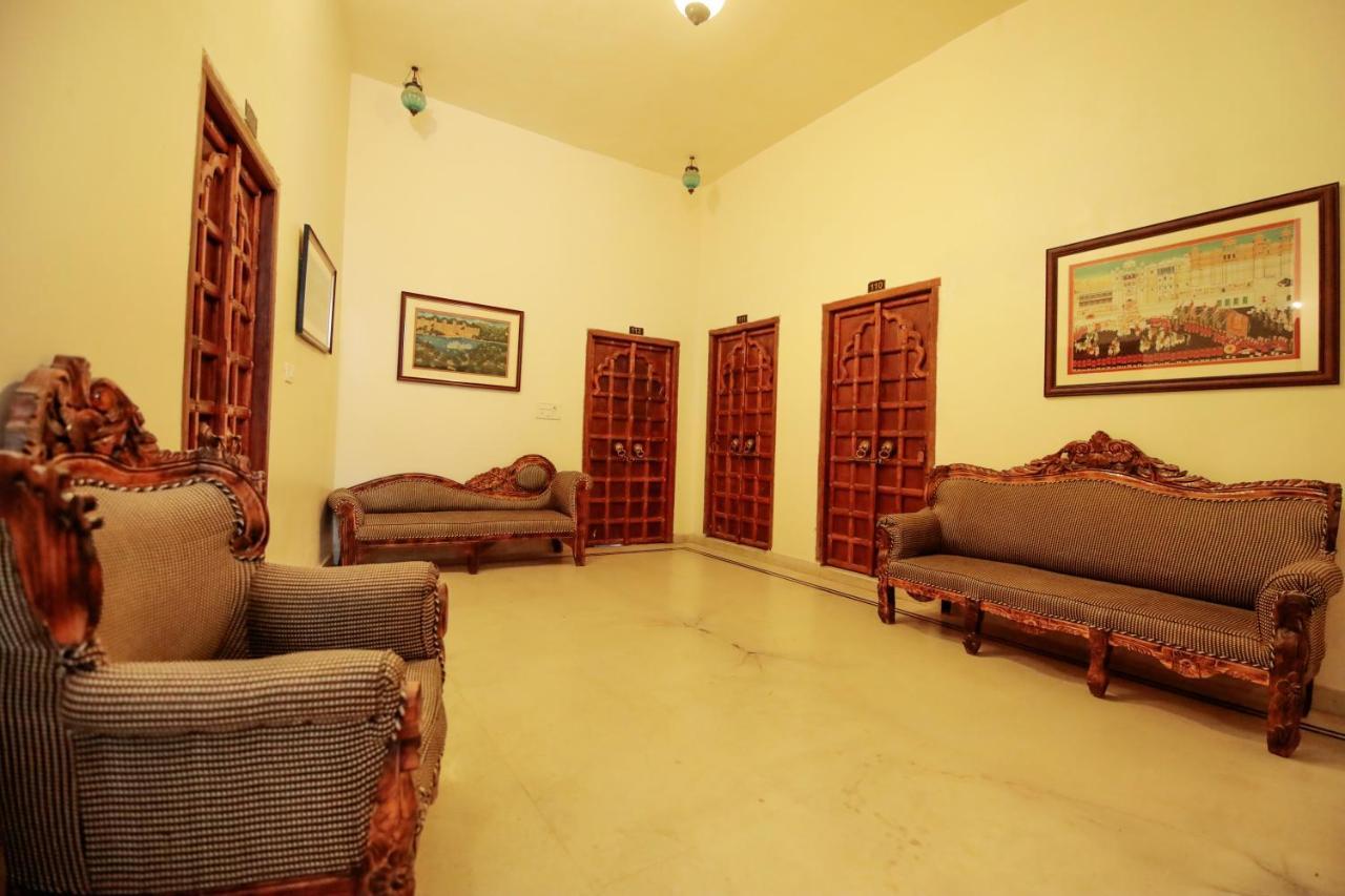 Hotel Devraj Niwas On Lake Pichola Udaipur Exterior foto