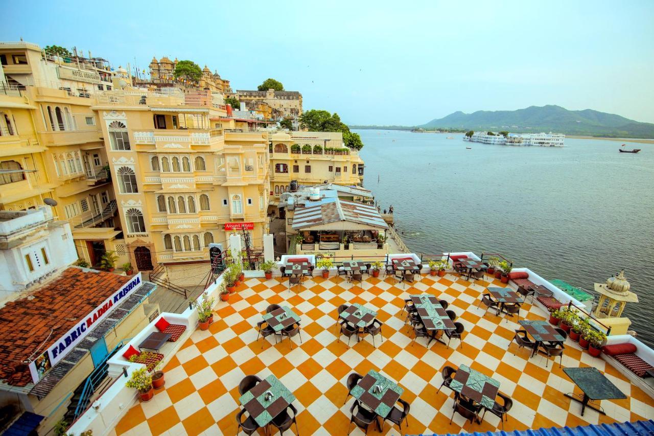 Hotel Devraj Niwas On Lake Pichola Udaipur Exterior foto