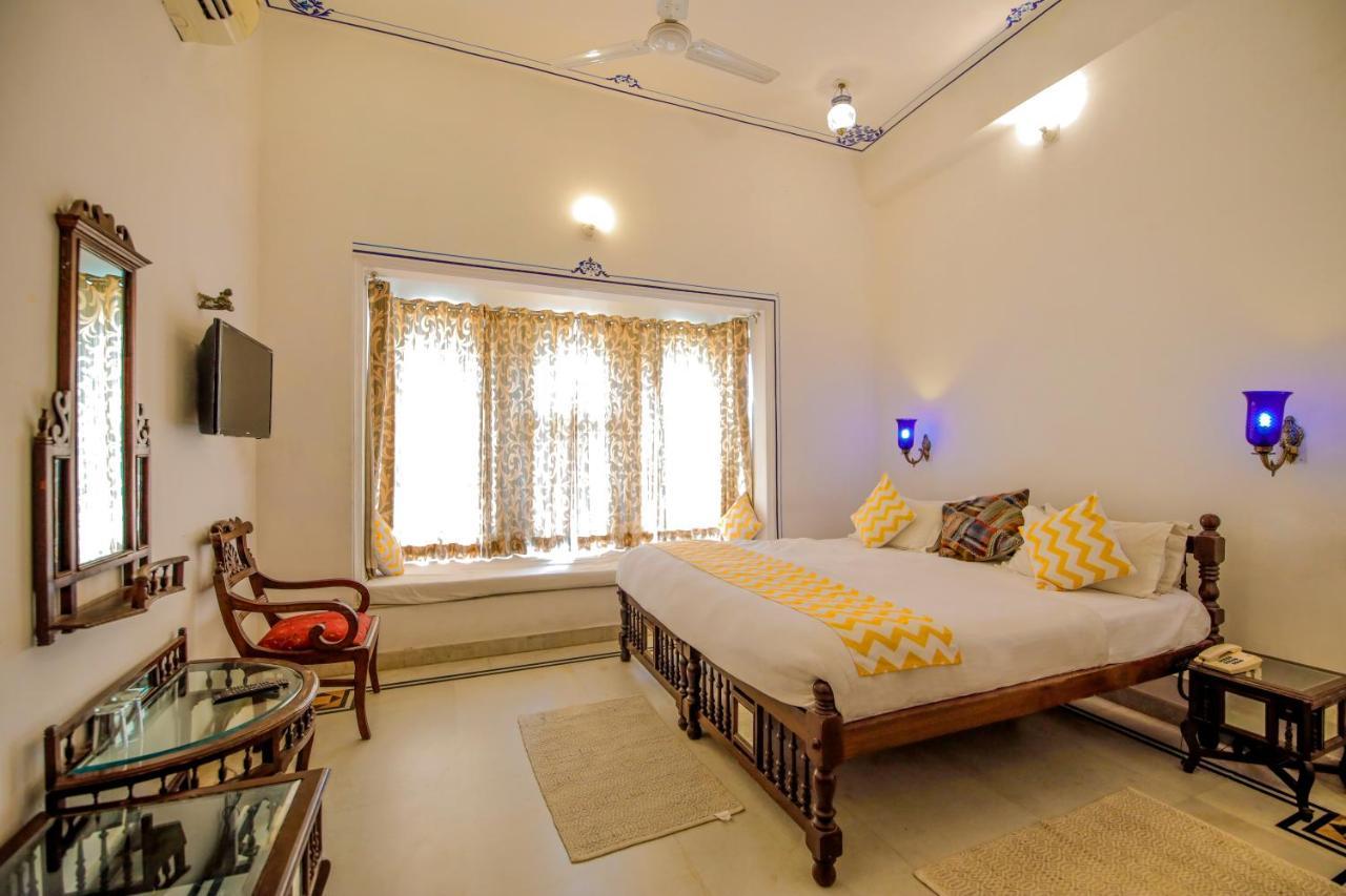 Hotel Devraj Niwas On Lake Pichola Udaipur Exterior foto