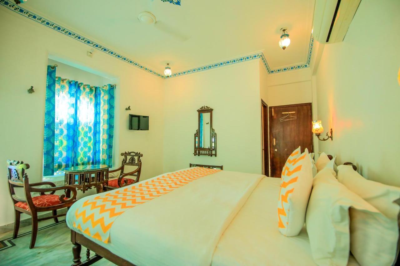 Hotel Devraj Niwas On Lake Pichola Udaipur Exterior foto