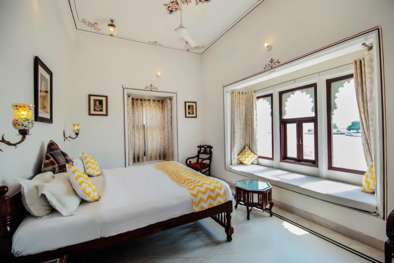 Hotel Devraj Niwas On Lake Pichola Udaipur Exterior foto