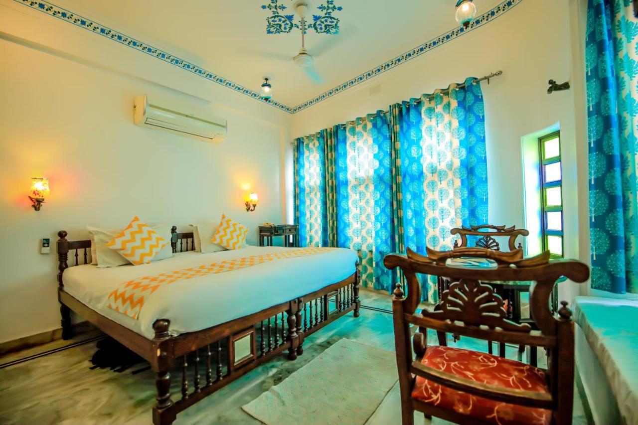 Hotel Devraj Niwas On Lake Pichola Udaipur Exterior foto