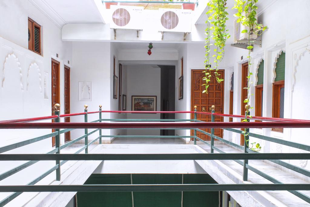 Hotel Devraj Niwas On Lake Pichola Udaipur Exterior foto